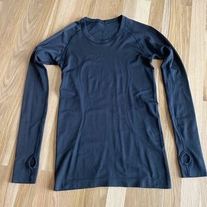LuLu Lemon long sleeve top